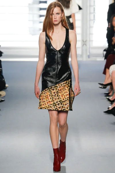 Look 48